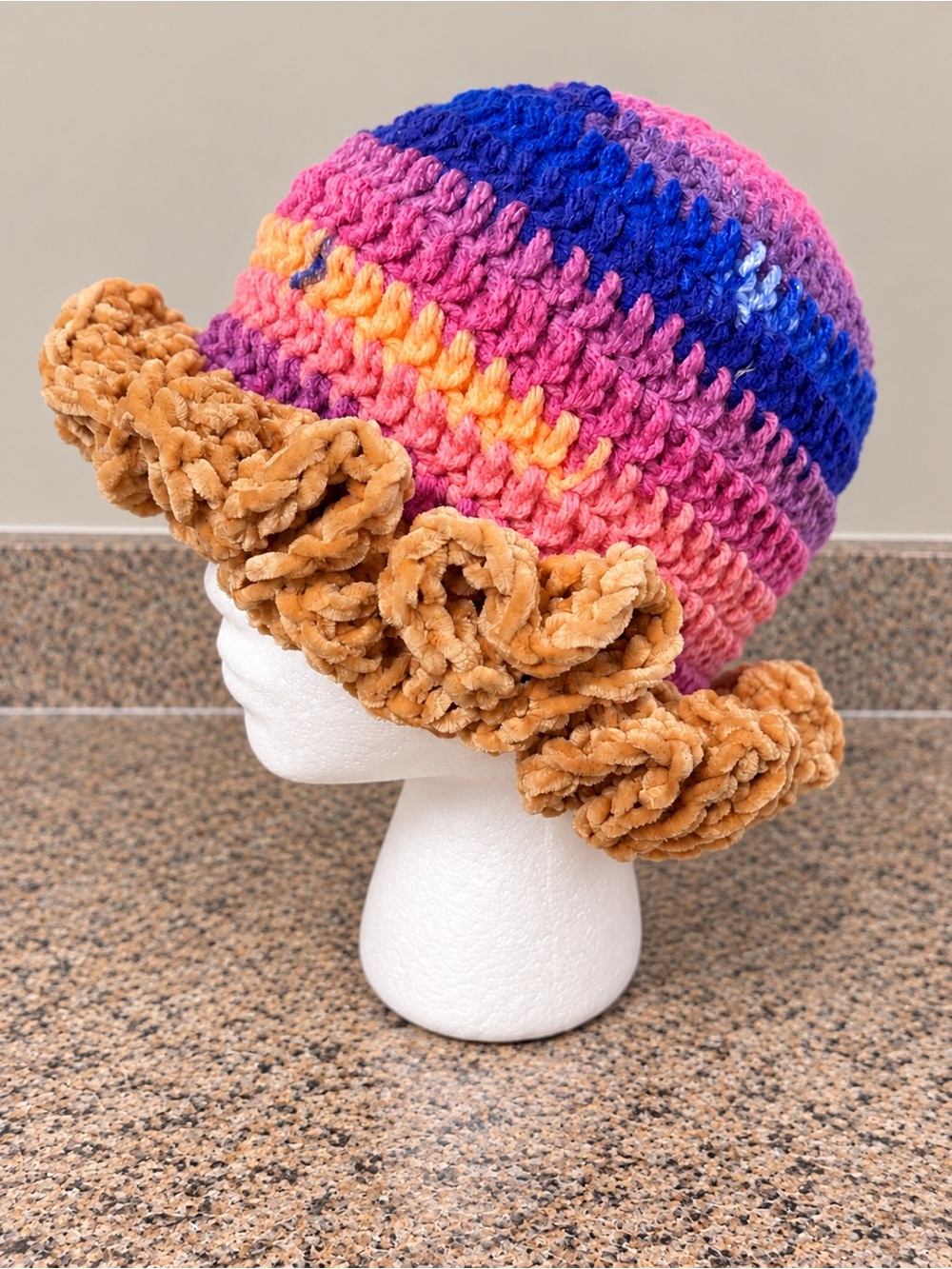 L Multicolor Crochet Ruffle Hat